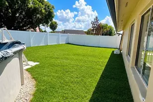 17 S Flag Dr, Kissimmee, FL 34759 - Photo 3