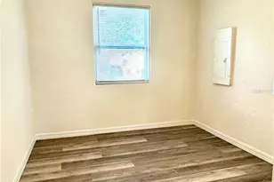 9805 N Myrtle St, Tampa, FL 33617 - Photo 7