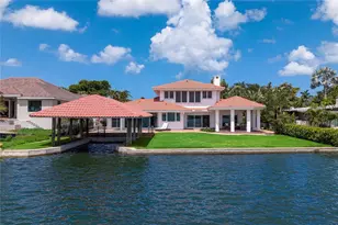 330 W Bay Dr, Venice, FL 34285 - Photo 1