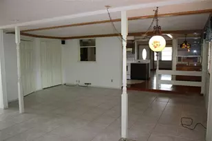 407 N Pompano Ave, Sarasota, FL 34237 - Photo 3
