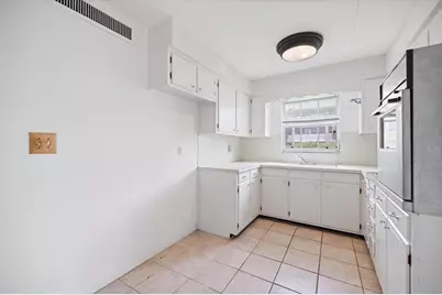 450 32nd Avenue N #106W, Saint Petersburg, FL 33704 - Photo 3