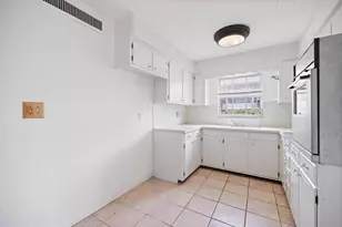 450 32nd Ave N, Saint Petersburg, FL 33704 - Photo 3
