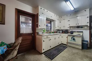 1604 28th St W, Bradenton, FL 34205 - Photo 7