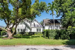 1829 Bougainvillea St, Sarasota, FL 34239 - Photo 3