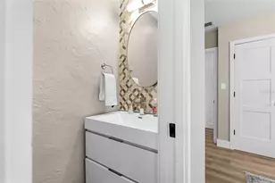 2480 Alameda Avenue, Sarasota, FL 34234 - Photo 37