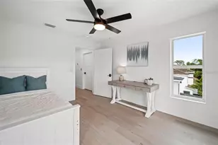 1647 Siesta Dr, Sarasota, FL 34239 - Photo 31