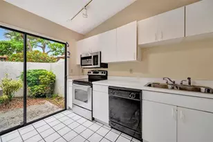 2925 Park Lake Dr, Bradenton, FL 34209 - Photo 7
