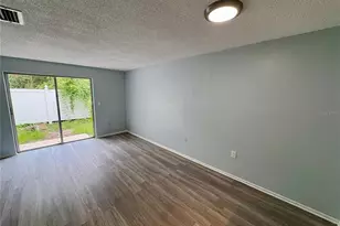 408 57th Ave Dr E, Bradenton, FL 34203 - Photo 5