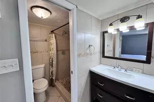 2763 Woodgate Ln, Sarasota, FL 34231 - Photo 23