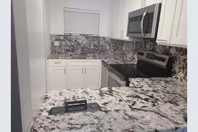 2763 Woodgate Lane #204, Sarasota, FL 34231 - Photo 5