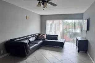 2763 Woodgate Ln, Sarasota, FL 34231 - Photo 15