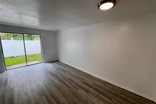 408 57th Ave Dr E, Bradenton, FL 34203 - Photo 5