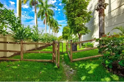 1300 Benjamin Franklin Drive #301, Sarasota, FL 34236 - Photo 29