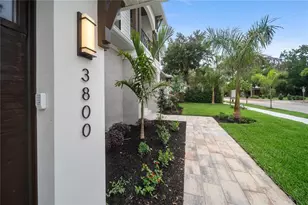 3800 Flores Ave, Sarasota, FL 34239 - Photo 11