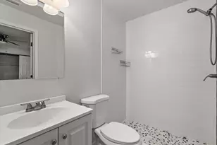 2127 Worrington St, Sarasota, FL 34231 - Photo 5