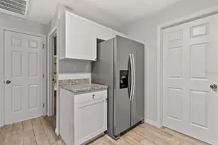 2127 Worrington St, Sarasota, FL 34231 - Photo 13