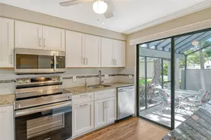 2517 Glebe Farm Close, Sarasota, FL 34235 - Photo 11