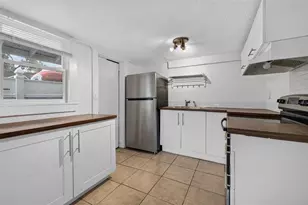 1059 5th St N, Saint Petersburg, FL 33701 - Photo 5