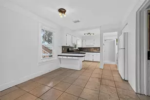 1059 5th St N, Saint Petersburg, FL 33701 - Photo 9