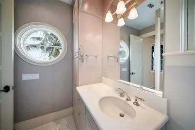522 Bayview Drive, Bradenton Beach, FL 34217 - Photo 59