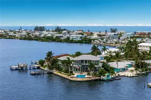 522 Bayview Dr, Holmes Beach, FL 34217 - Photo 3