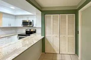 3603 Pine Point Ct, Sarasota, FL 34238 - Photo 29