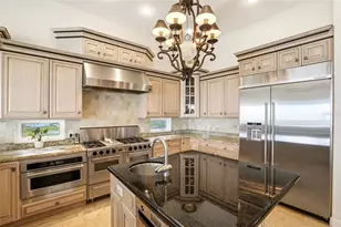 7524 Westmoreland Dr, Sarasota, FL 34243 - Photo 21