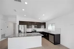 3540 74th Ave Cir E, Sarasota, FL 34243 - Photo 9