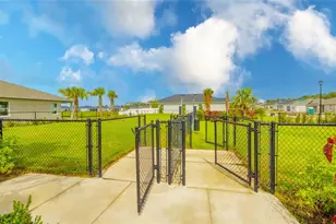 3540 74th Ave Cir E, Sarasota, FL 34243 - Photo 37