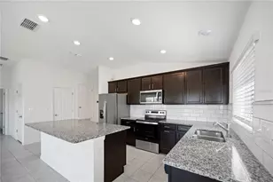 3540 74th Ave Cir E, Sarasota, FL 34243 - Photo 11