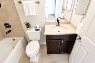 7919 Limestone Ln, Sarasota, FL 34233 - Photo 15