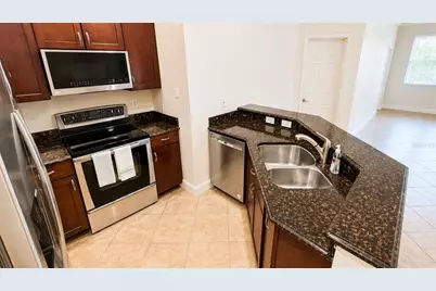 7919 Limestone Lane #13-204, Sarasota, FL 34233 - Photo 7