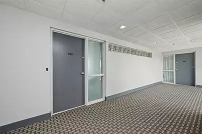 5408 Eagles Point Circle #302, Sarasota, FL 34231 - Photo 5