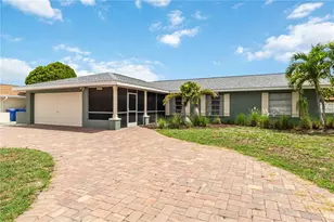 1004 Spindle Palm Way, Apollo Beach, FL 33572 - Photo 1