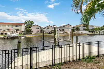 1004 Spindle Palm Way, Apollo Beach, FL 33572 - Photo 3
