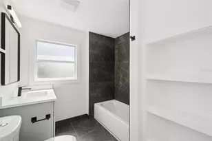 2655 Bay St, Sarasota, FL 34237 - Photo 17