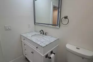 1221 N Palm Ave, Sarasota, FL 34236 - Photo 17
