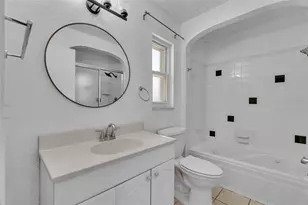 355 McArthur Ave, Sarasota, FL 34243 - Photo 17