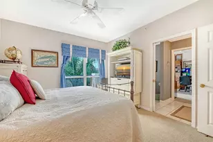 5420 Eagles Point Cir, Sarasota, FL 34231 - Photo 13