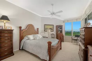 5420 Eagles Point Cir, Sarasota, FL 34231 - Photo 11