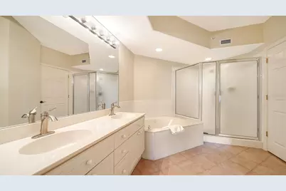 5420 Eagles Point Circle #206, Sarasota, FL 34231 - Photo 13