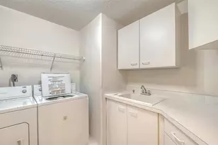 5420 Eagles Point Cir, Sarasota, FL 34231 - Photo 15