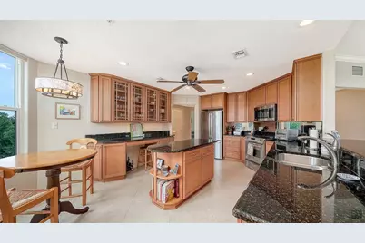 5420 Eagles Point Circle #206, Sarasota, FL 34231 - Photo 17