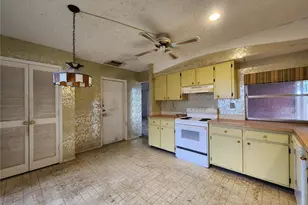 848 Ponderosa Pine Ln, Sarasota, FL 34243 - Photo 9