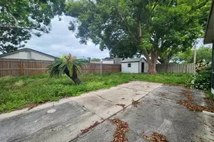 848 Ponderosa Pine Ln, Sarasota, FL 34243 - Photo 29
