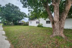 848 Ponderosa Pine Ln, Sarasota, FL 34243 - Photo 35