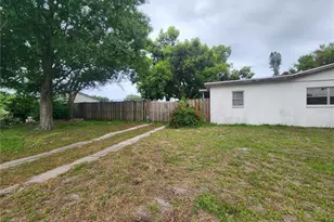848 Ponderosa Pine Ln, Sarasota, FL 34243 - Photo 27