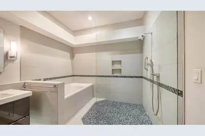 4004 Penshurst Park, Sarasota, FL 34235 - Photo 11