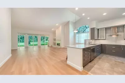 4004 Penshurst Park, Sarasota, FL 34235 - Photo 3