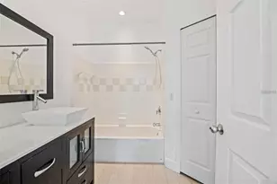 5571 Rosehill Rd, Sarasota, FL 34233 - Photo 23